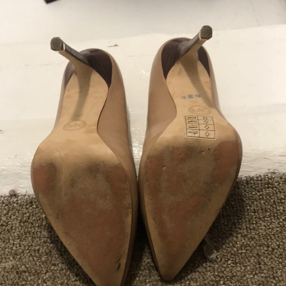 Nude Michael Kors pumps - Picture 7 of 8